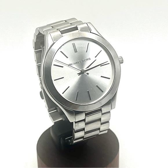 Michael Kors Accessories - Michael Kors Runway Slim Watch Silver Unisex 40mm case 7" Wrist New Battery